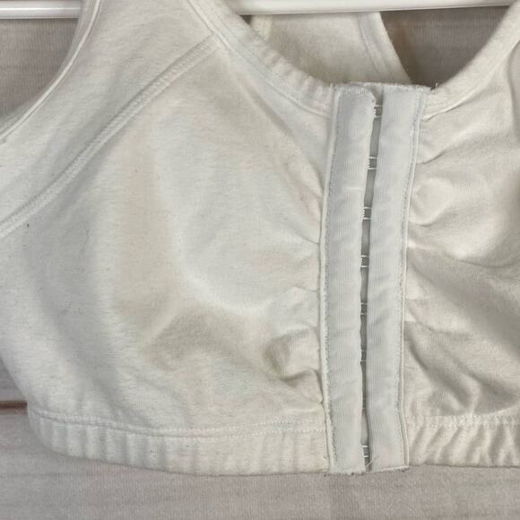 Fruit of the Loom White Unlined Front Close Racerback Bra Size 34" - Picture 2 of 5
